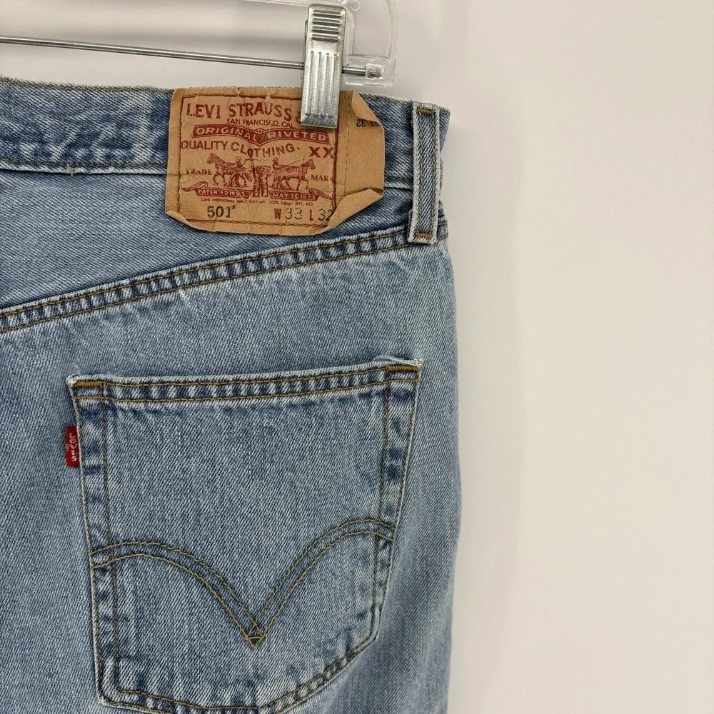 Levis 501 Original Fit Jeans Light Wash Button Fly Denim Y2K Men 33X32 (32X31.5)